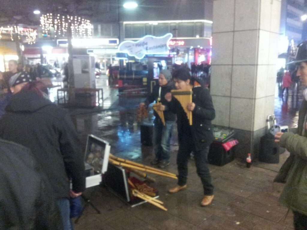 Außer Konkurrenz: Panflöten-Indios mit "My Heart Will Go On"